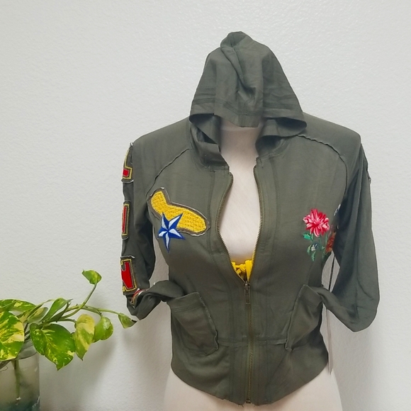 LS HOODED SEMI CROPPED TOP🌻 - Picture 1 of 16
